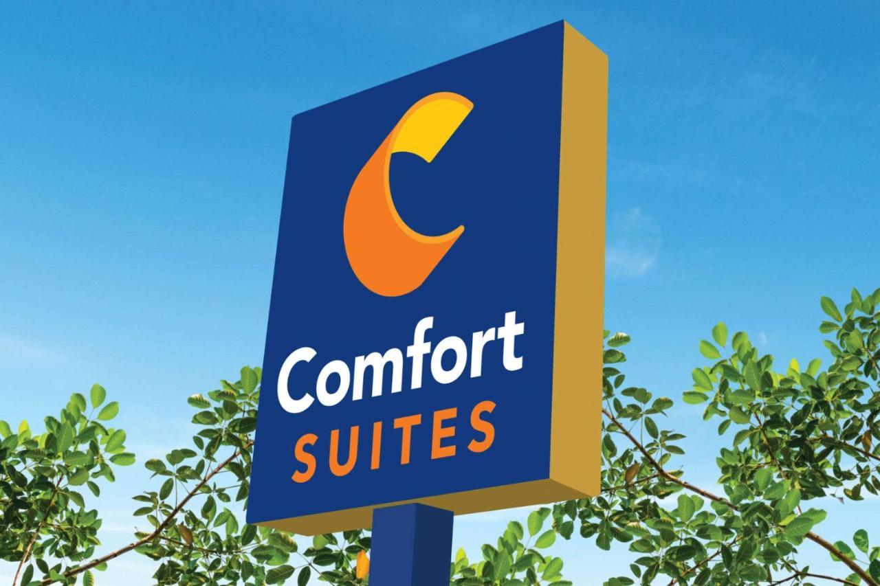 Comfort Suites Clovis Bagian luar foto