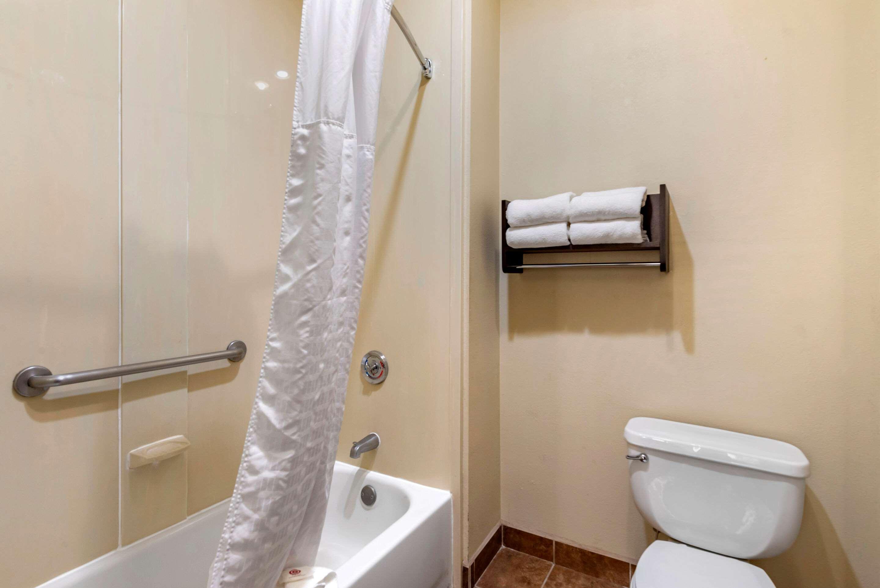 Comfort Suites Clovis Bagian luar foto