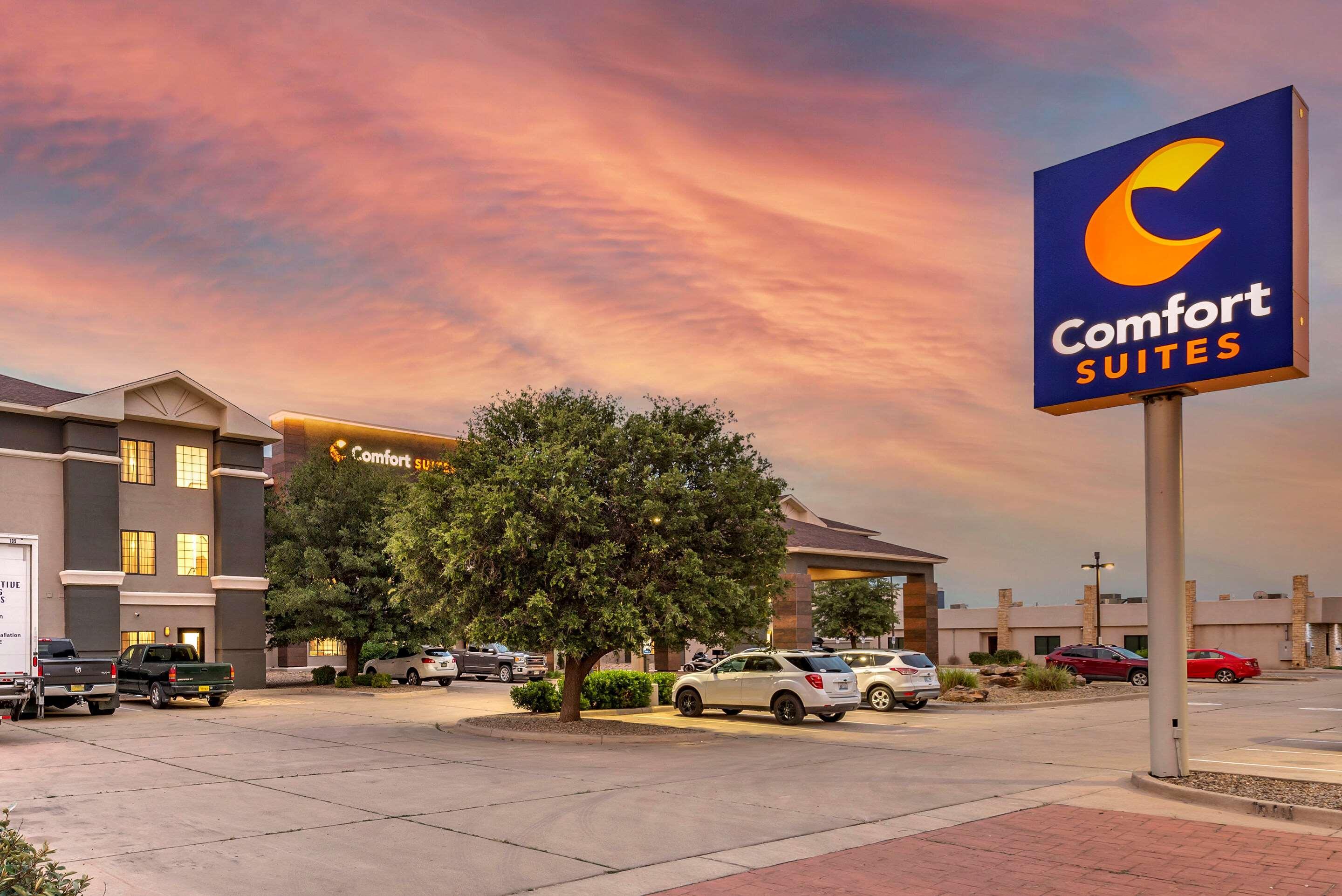 Comfort Suites Clovis Bagian luar foto
