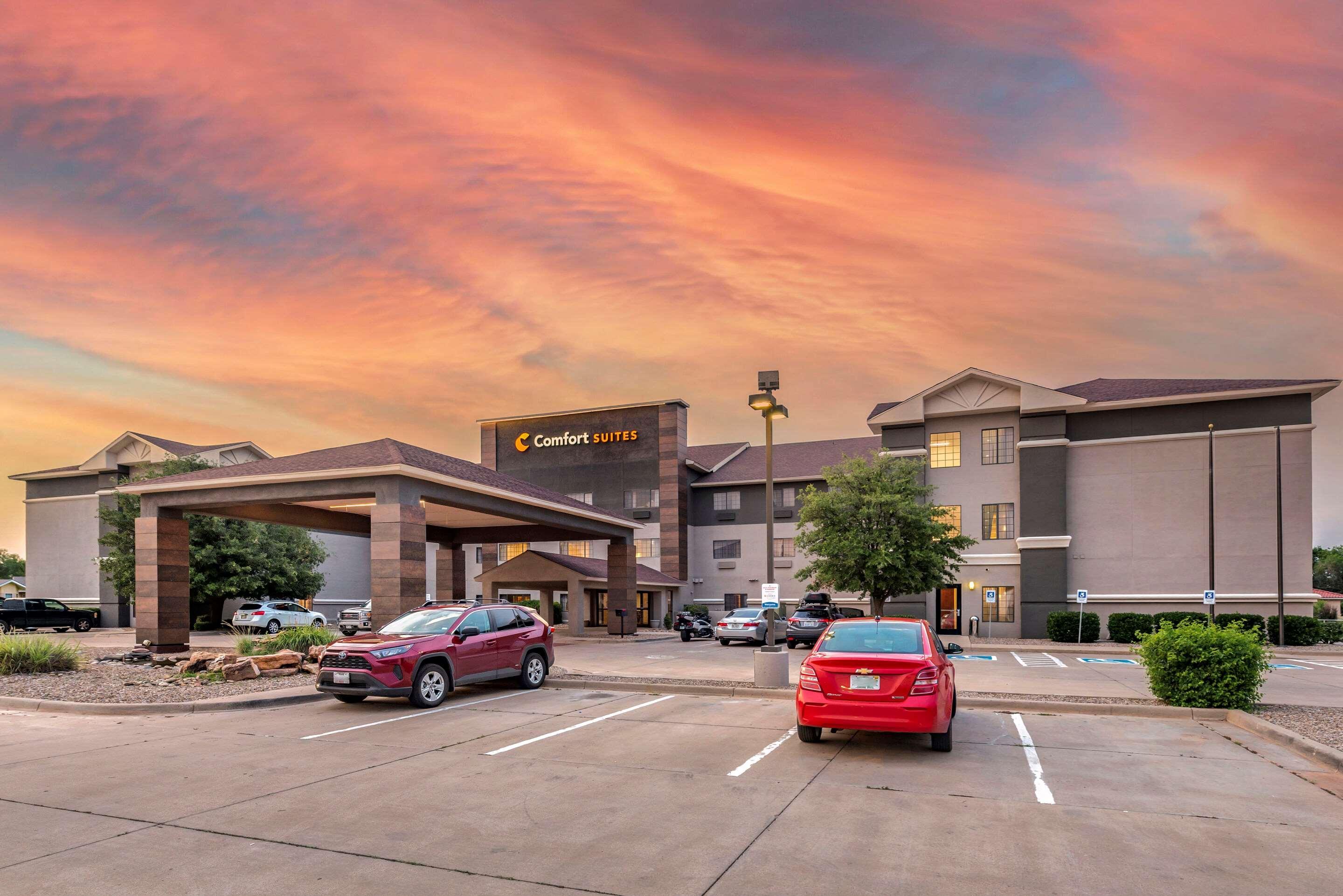 Comfort Suites Clovis Bagian luar foto