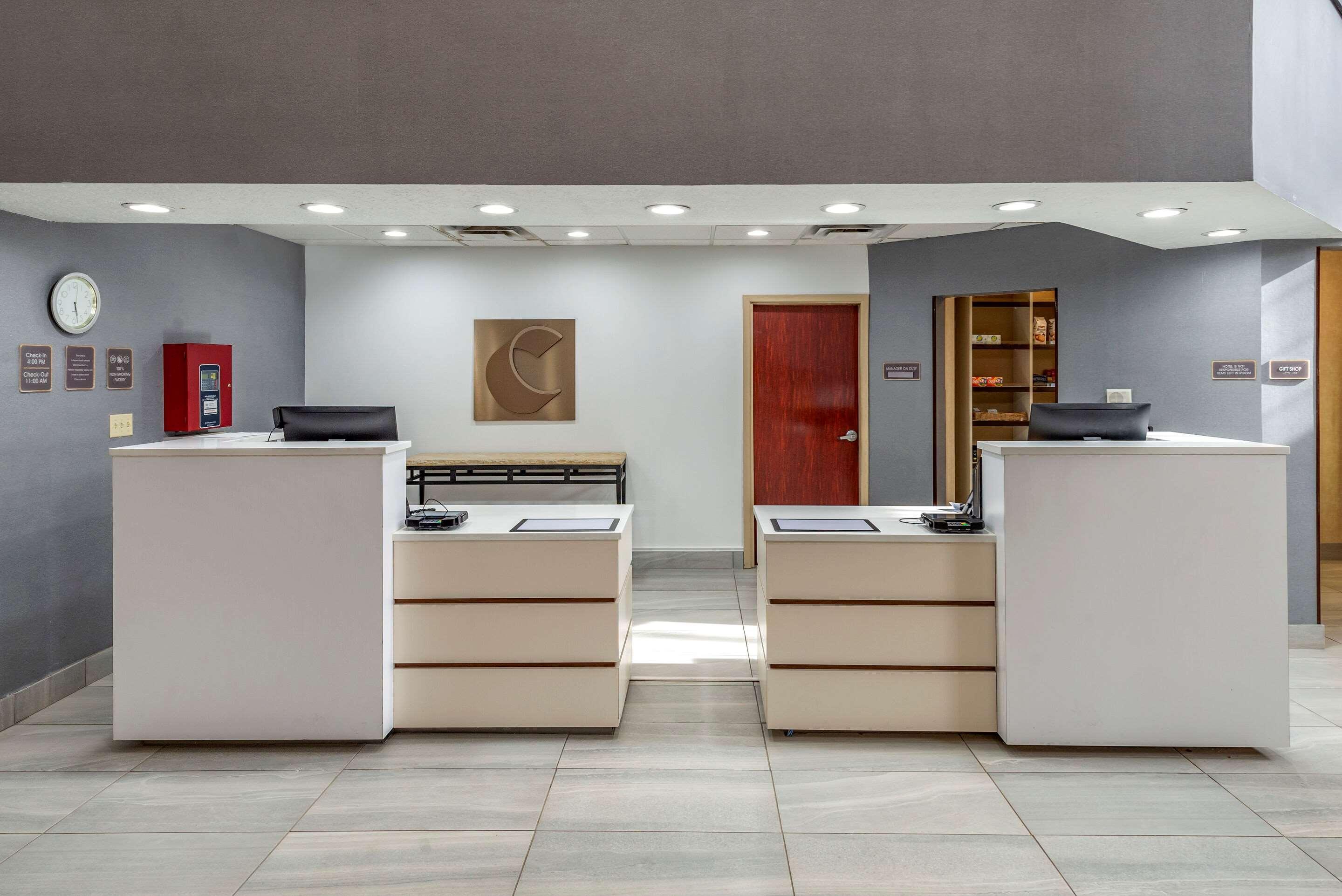 Comfort Suites Clovis Bagian luar foto