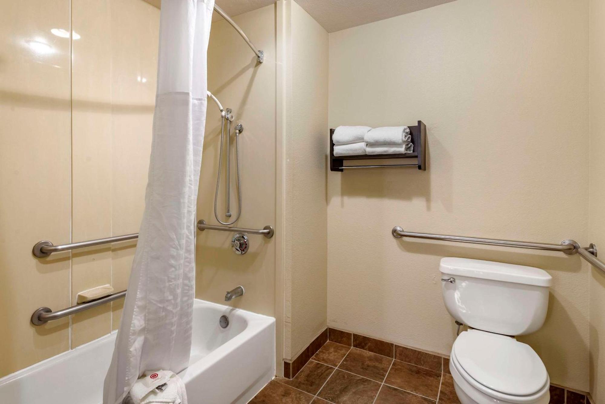 Comfort Suites Clovis Bagian luar foto