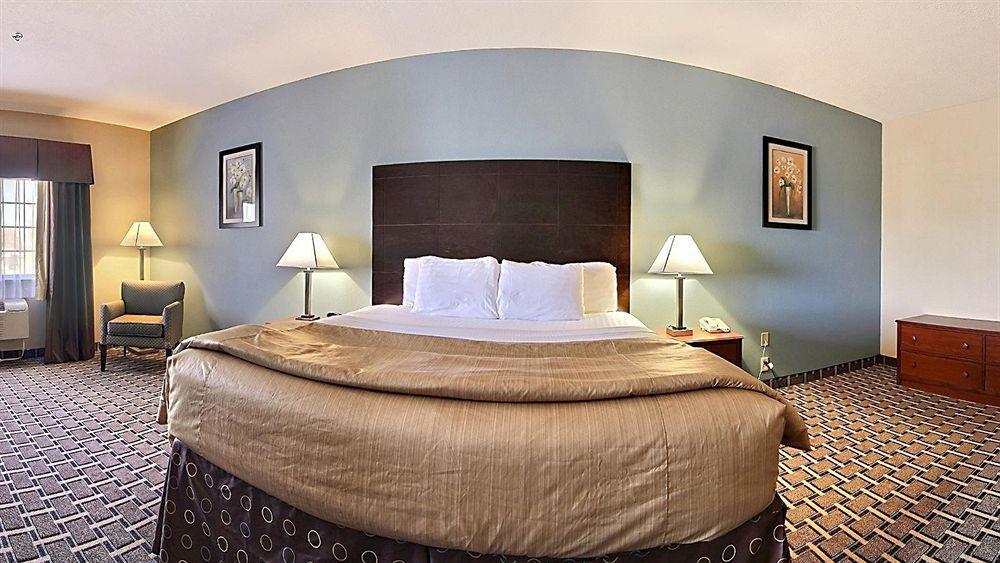 Comfort Suites Clovis Bagian luar foto